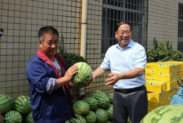 董銀師、劉光明、陳輝赴基層單位慰問送清涼