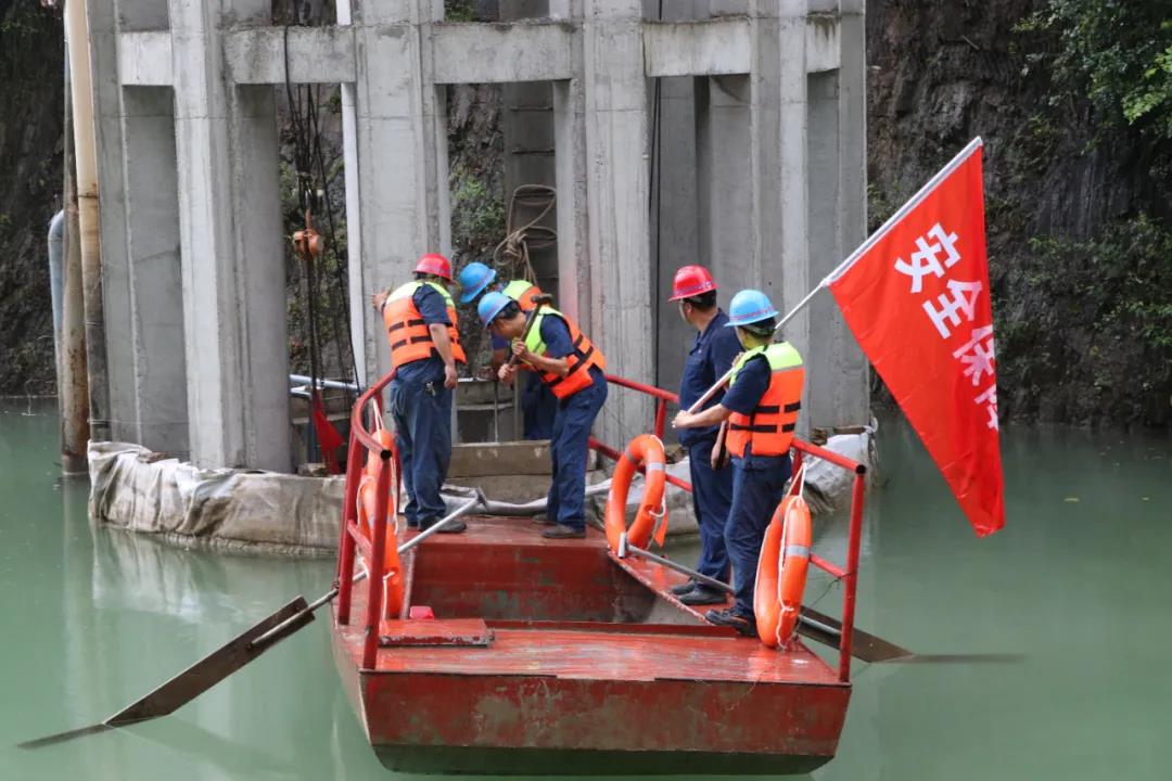 強(qiáng)化應(yīng)急能力 保障生產(chǎn)安全——大西溝礦業(yè)公司開展安全防汛應(yīng)急救援演練